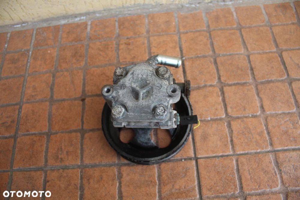 POMPA WSPOMAGANIA MITSUBISHI OUTLANDER I 2.0 136KM - 3