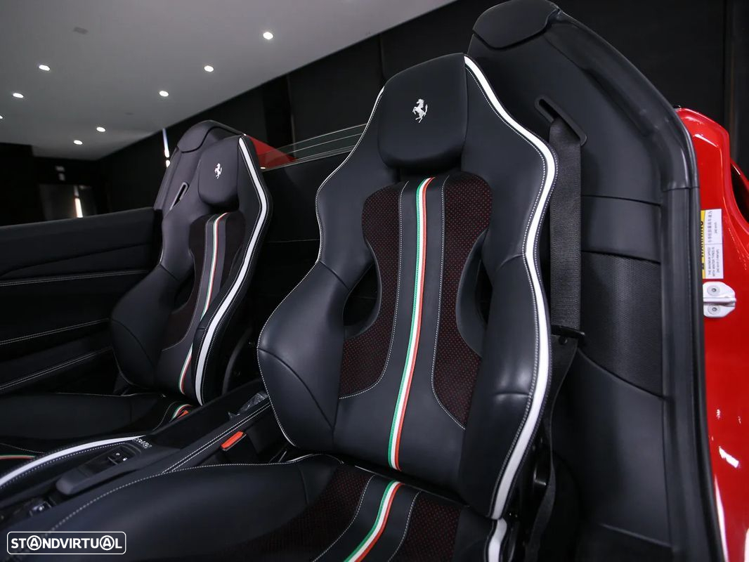 Ferrari F8 Tributo Spider - 12
