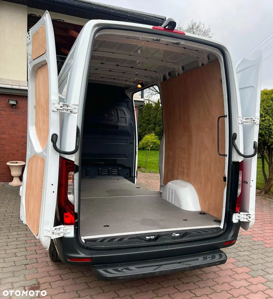 Mercedes-Benz SPRINTER 315 - 12
