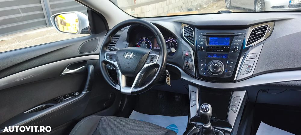 Hyundai i40 i40cw 1.7 CRDi blue Style - 13