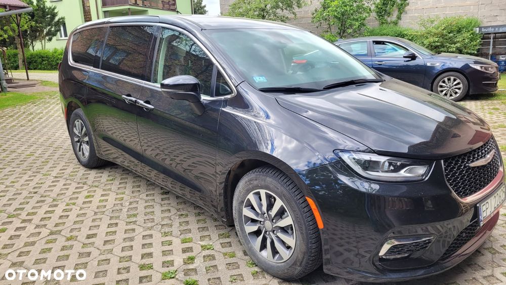 Chrysler Pacifica - 1