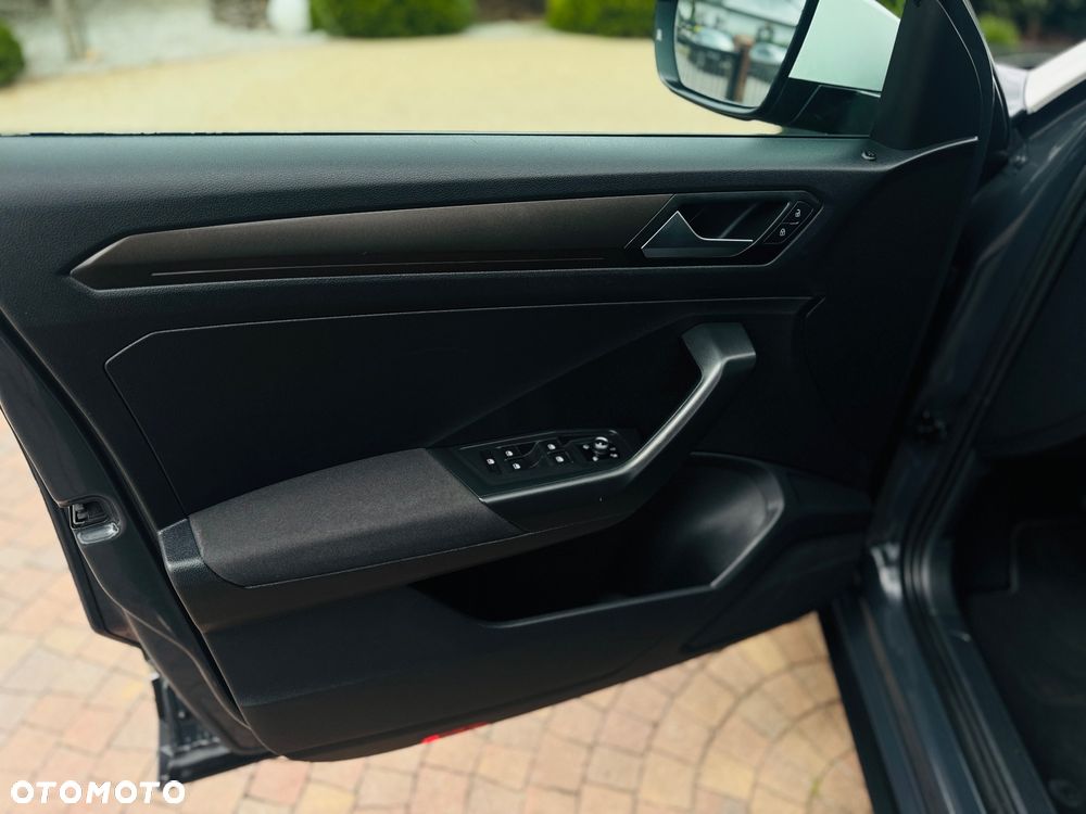 Volkswagen T-Roc 1.0 TSI Special Edition - 23