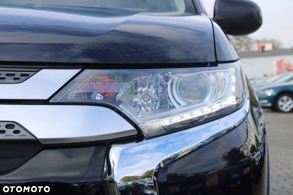 Mitsubishi Outlander - 10