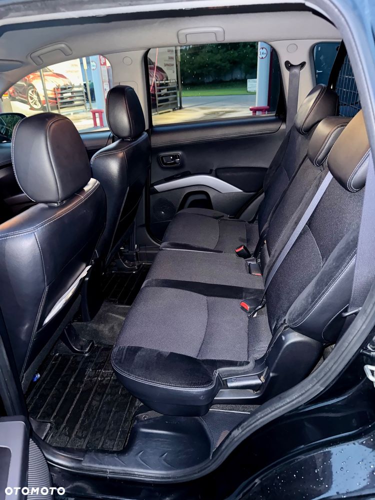 Mitsubishi Outlander 2.0 DID Intense + - 21