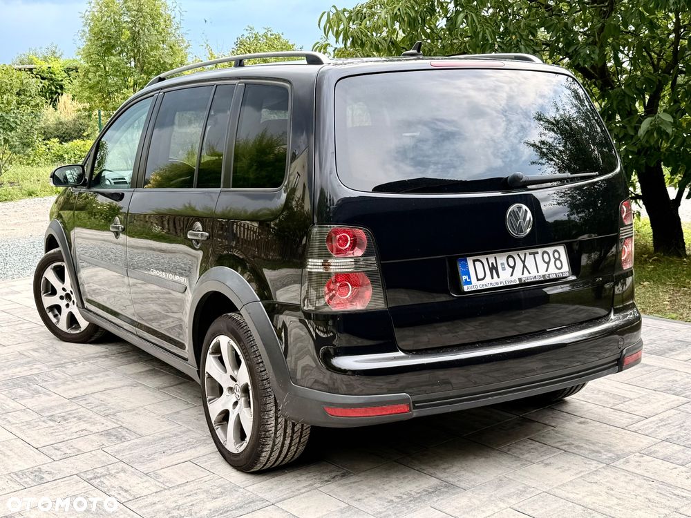 Volkswagen Touran 1.4 TSI Cross - 2