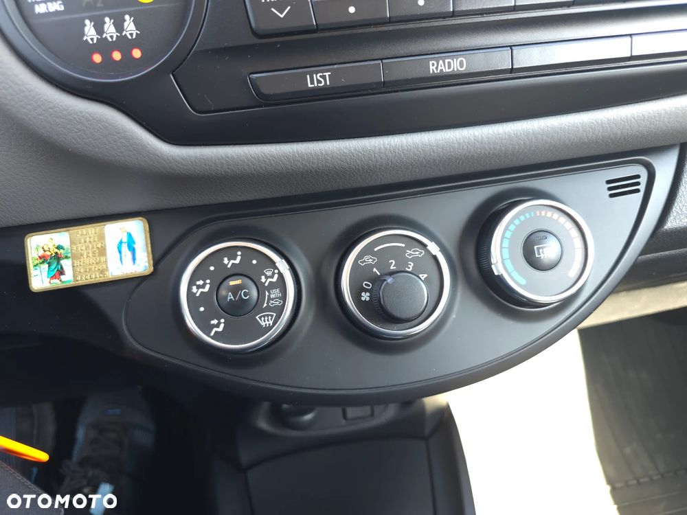 Toyota Yaris 1.33 Premium - 27