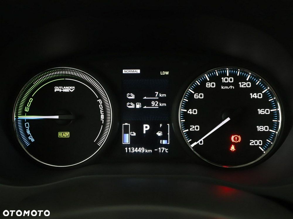 Mitsubishi Outlander - 23
