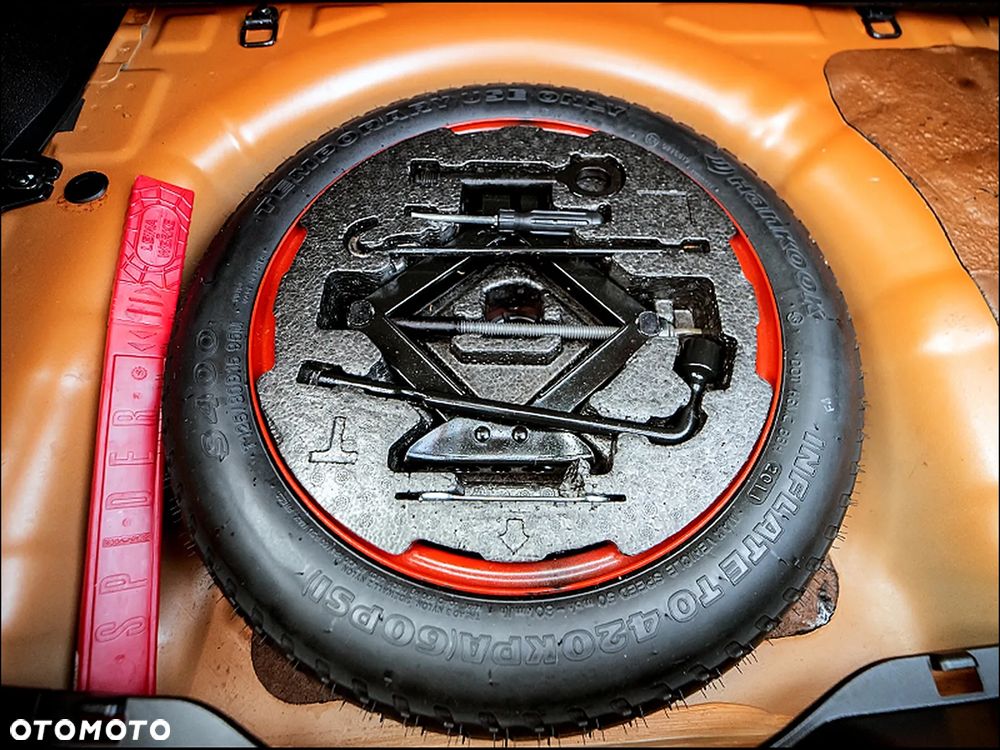 Hyundai Veloster - 37