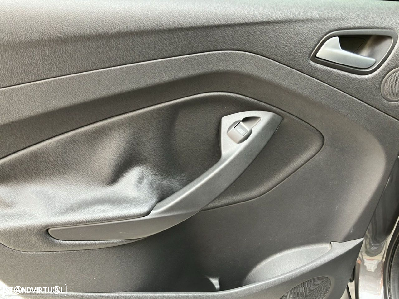 Ford Kuga 1.5 TDCi ST-Line - 17