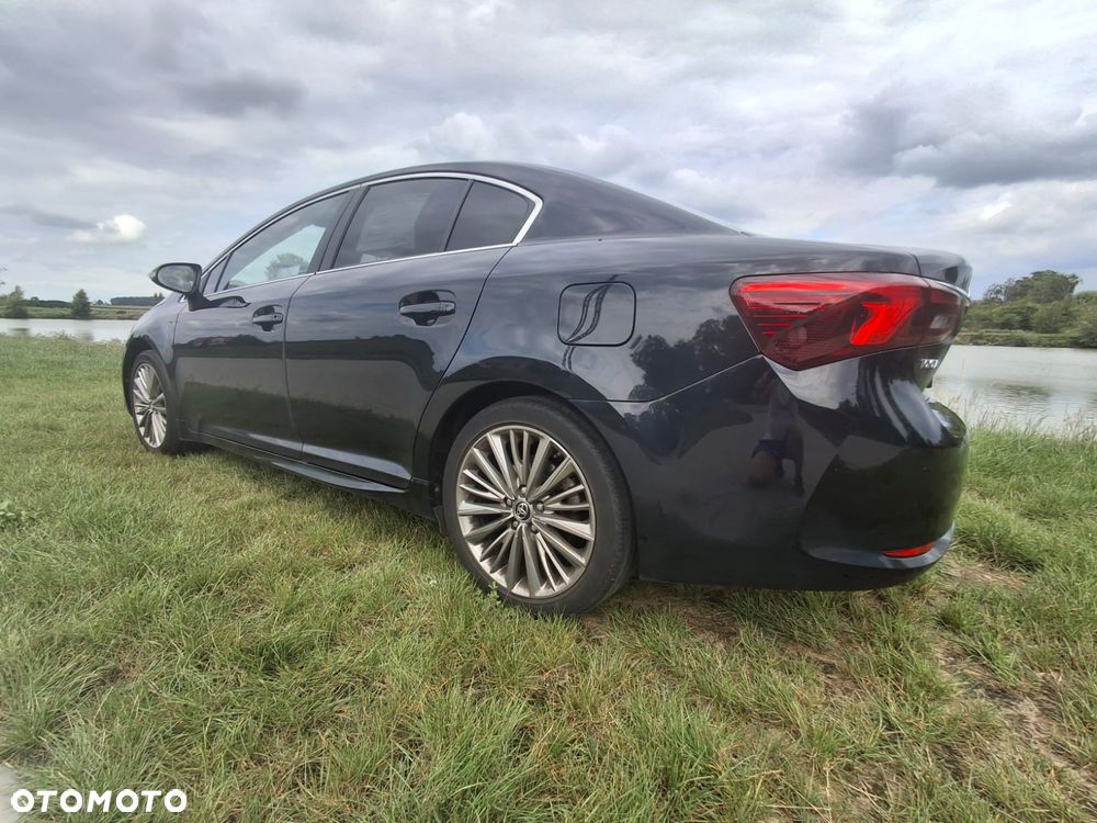 Toyota Avensis 1.8 Premium - 3