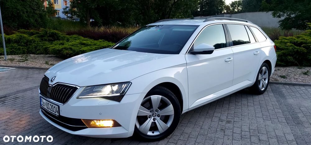 Skoda Superb 2.0 TDI Premium Edition - 4