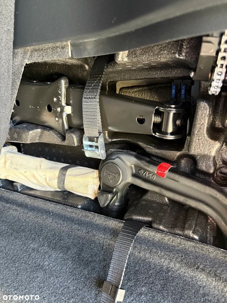 Mercedes-Benz Klasa V 300 d 4-Matic Avantgarde 9G-Tronic (d³ugi) - 13