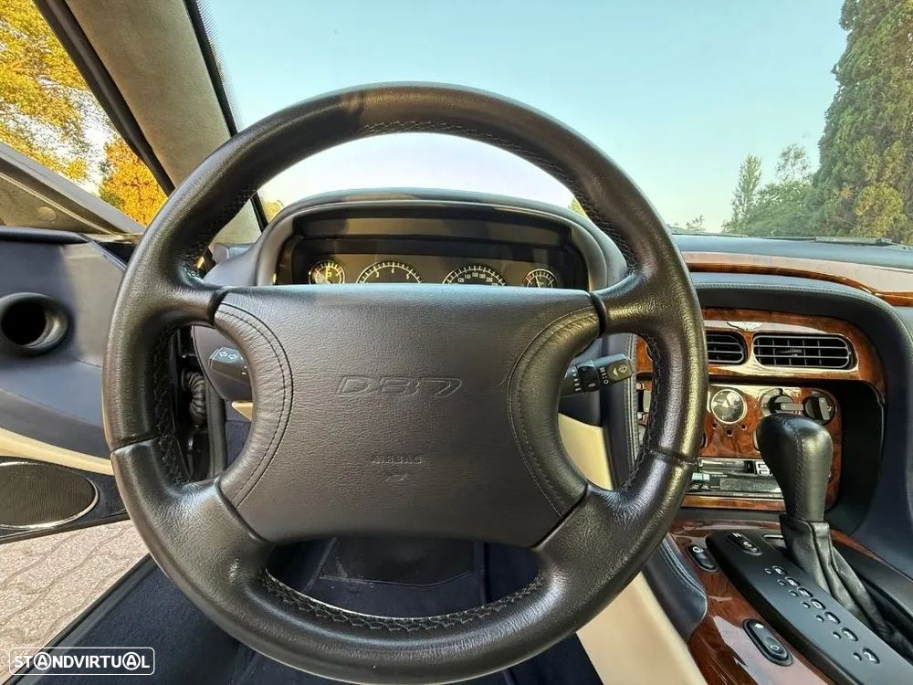 Aston Martin DB7 Vantage Coupé - 29