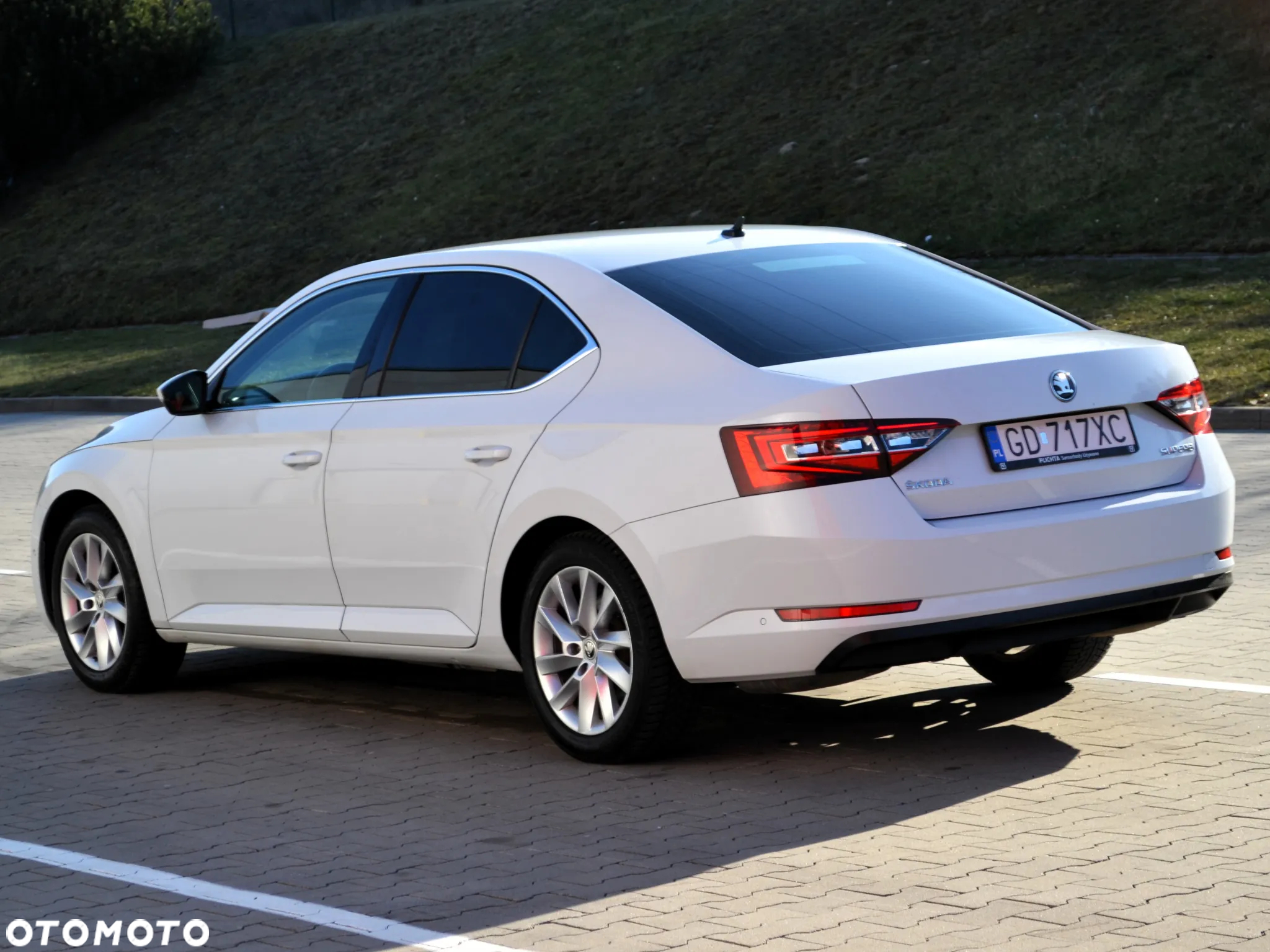 Skoda Superb 2.0 TSI Ambition DSG - 4