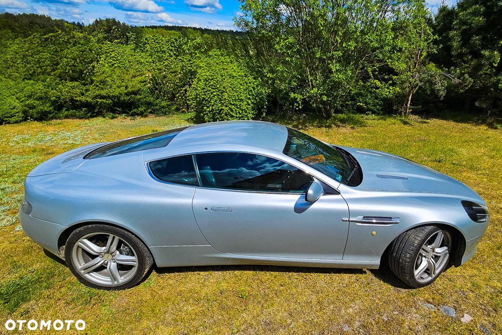 Aston Martin DB9 Standard - 35