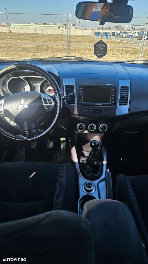 Mitsubishi Outlander 2.0 DI-D 4WD Instyle - 9