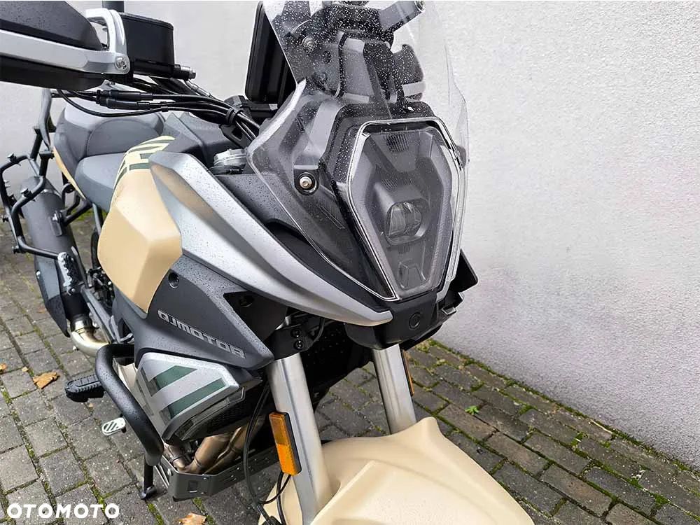 QJMOTOR SRT 600SX - 17