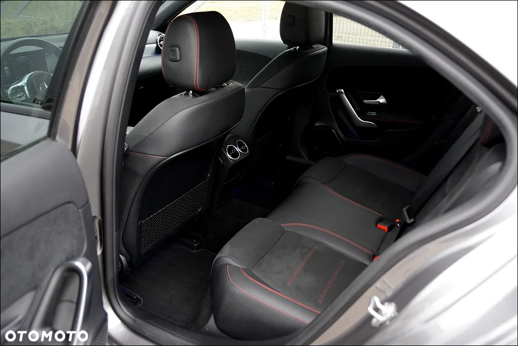 Mercedes-Benz Klasa A 200 7G-DCT AMG Line - 23