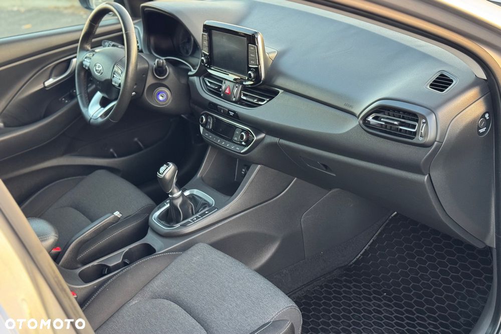 Hyundai i30 1.5 DPI Smart - 25
