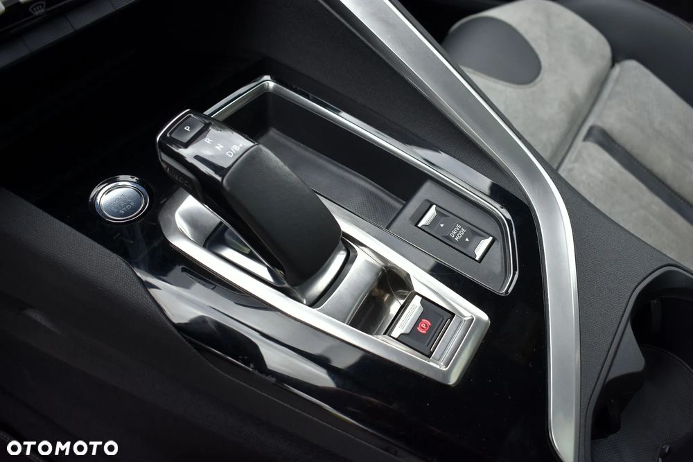 Peugeot 3008 1.6 PHEV 195 GT Exclusive e-DCS7 - 30