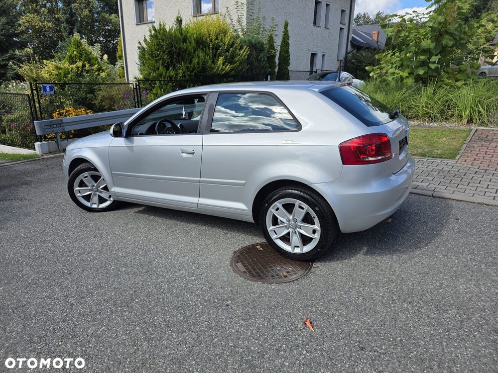 Audi A3 3-drzwiowe 1.6 Ambiente - 32