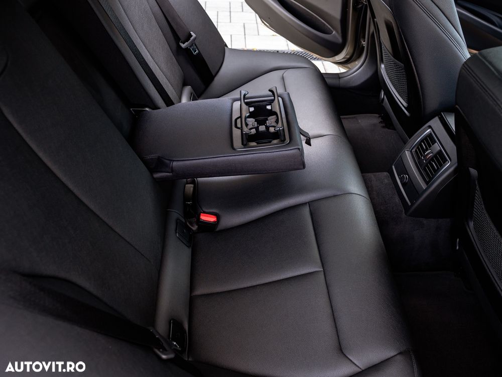 BMW Seria 3 330e iPerformance Sport Line - 35