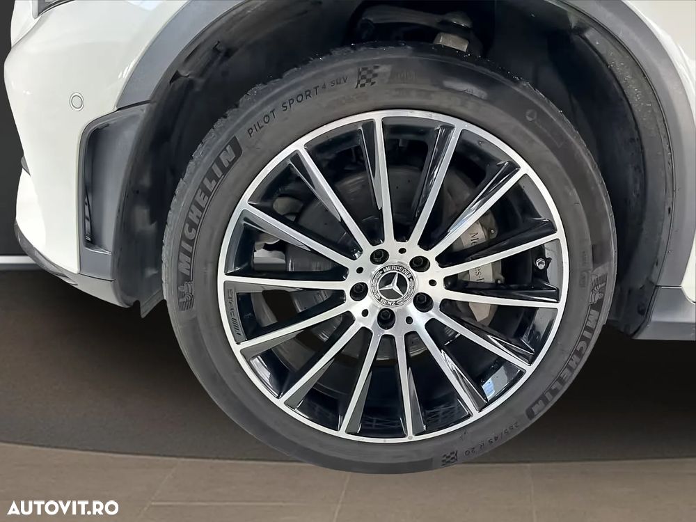 Mercedes-Benz GLC 300 e 4Matic 9G-TRONIC AMG Line - 5