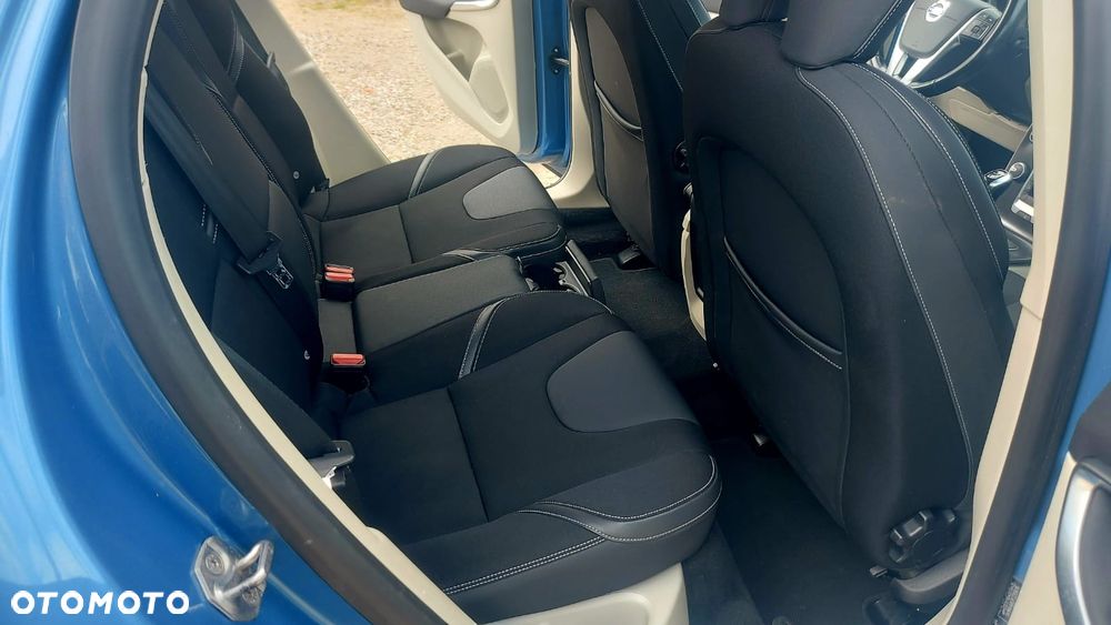 Volvo V40 D4 Momentum - 25
