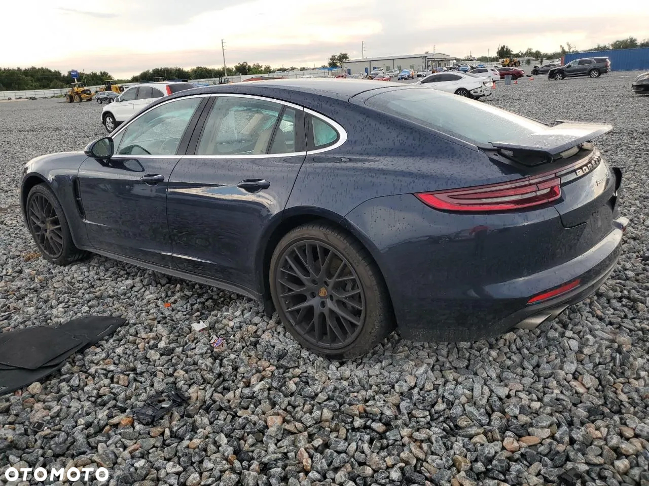 Porsche Panamera Standard - 2