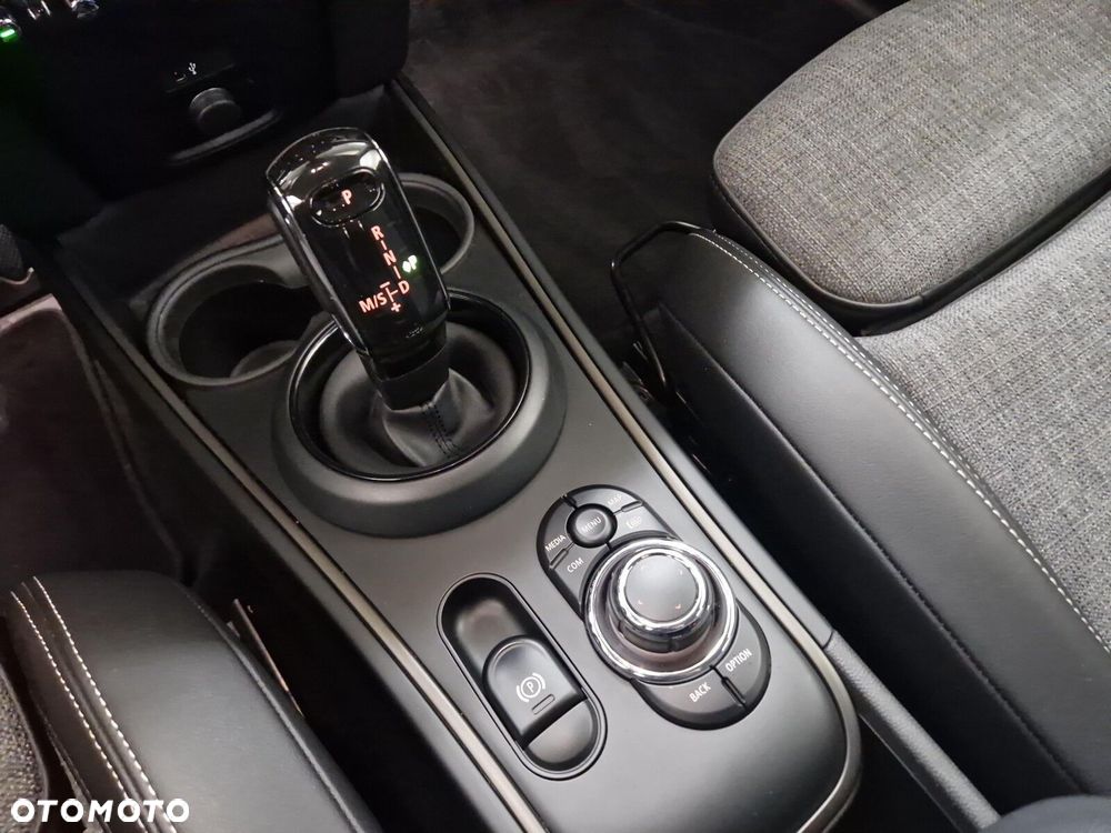 MINI Countryman Cooper Classic Trim - 17