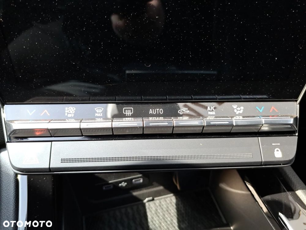 Renault Austral 1.2 E-Tech Full Hybrid 200 Iconic MMT - 13