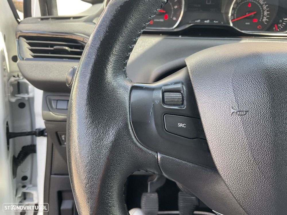 Peugeot 208 1.4 HDi Access - 30