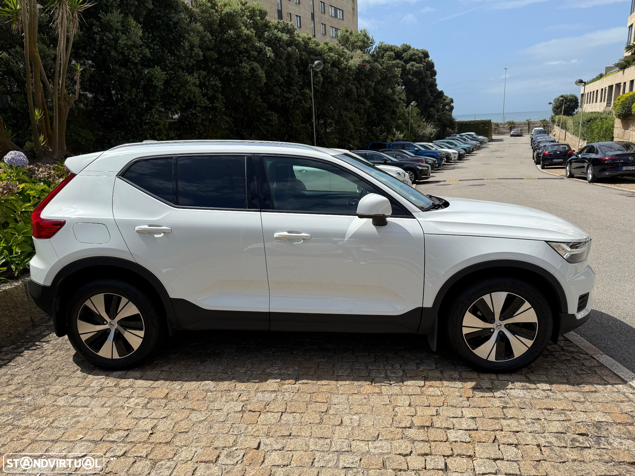 Volvo XC 40 1.5 T2 Momentum Plus - 2