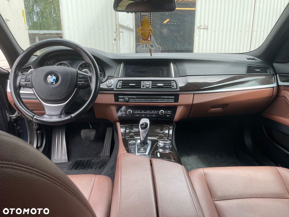 BMW Seria 5 535i xDrive - 9