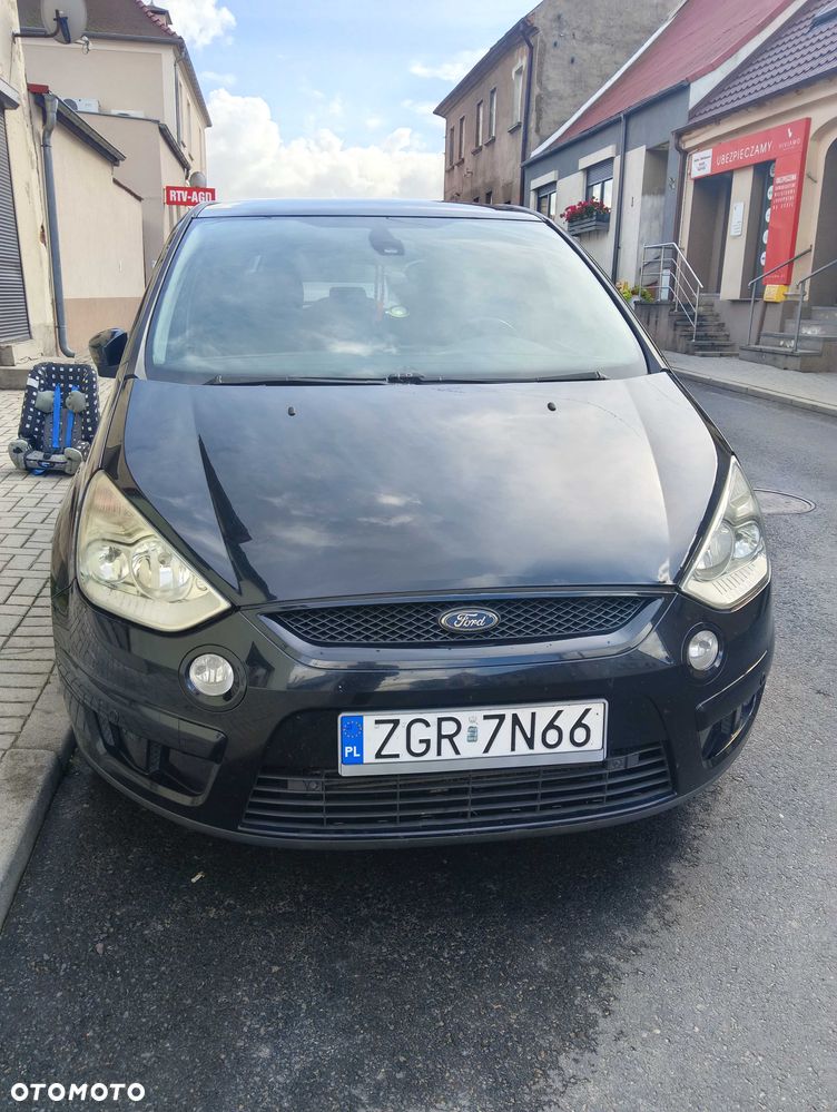 Ford C-MAX - 1