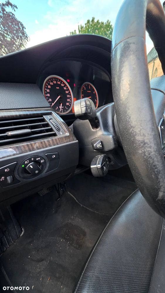 BMW Seria 5 525d - 8