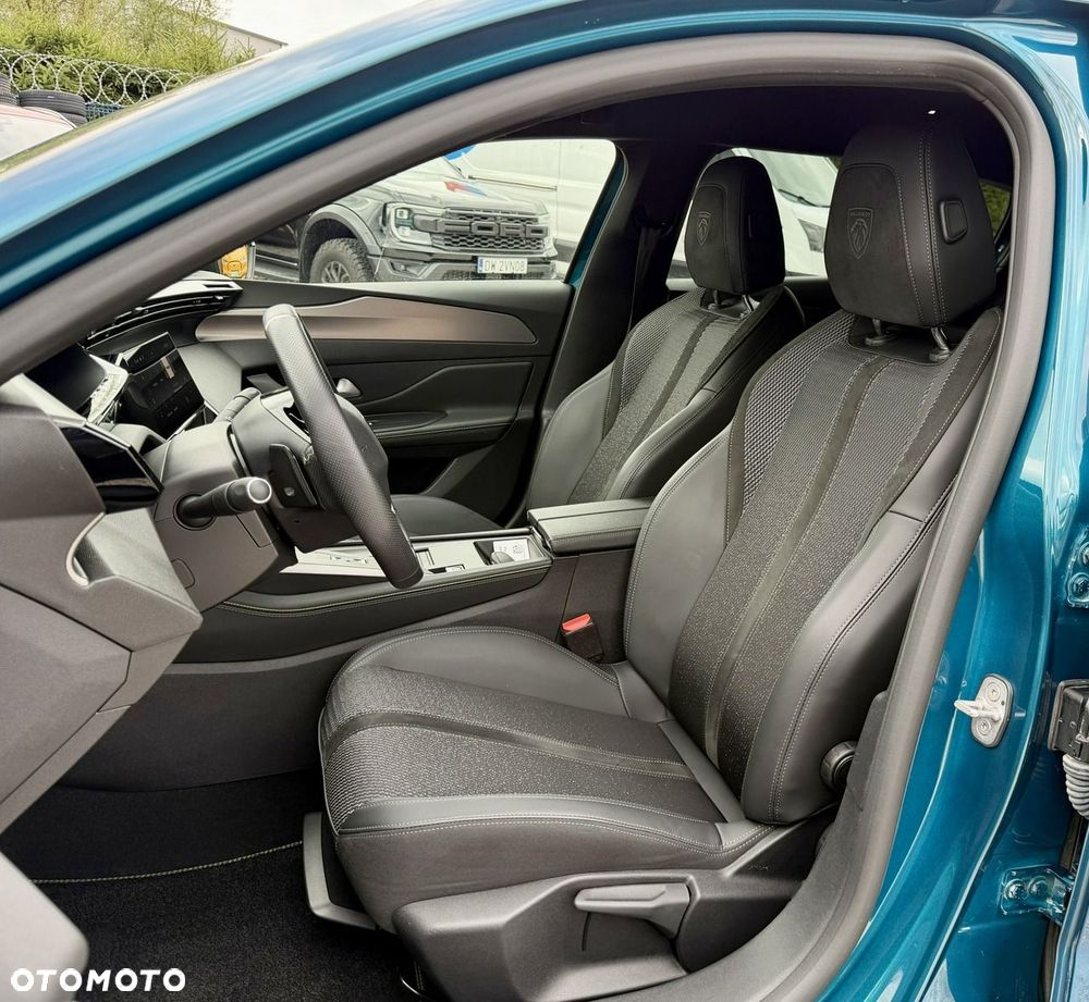 Peugeot 408 1.6 Plug-In Hybrid 225 GT EAT8 - 15