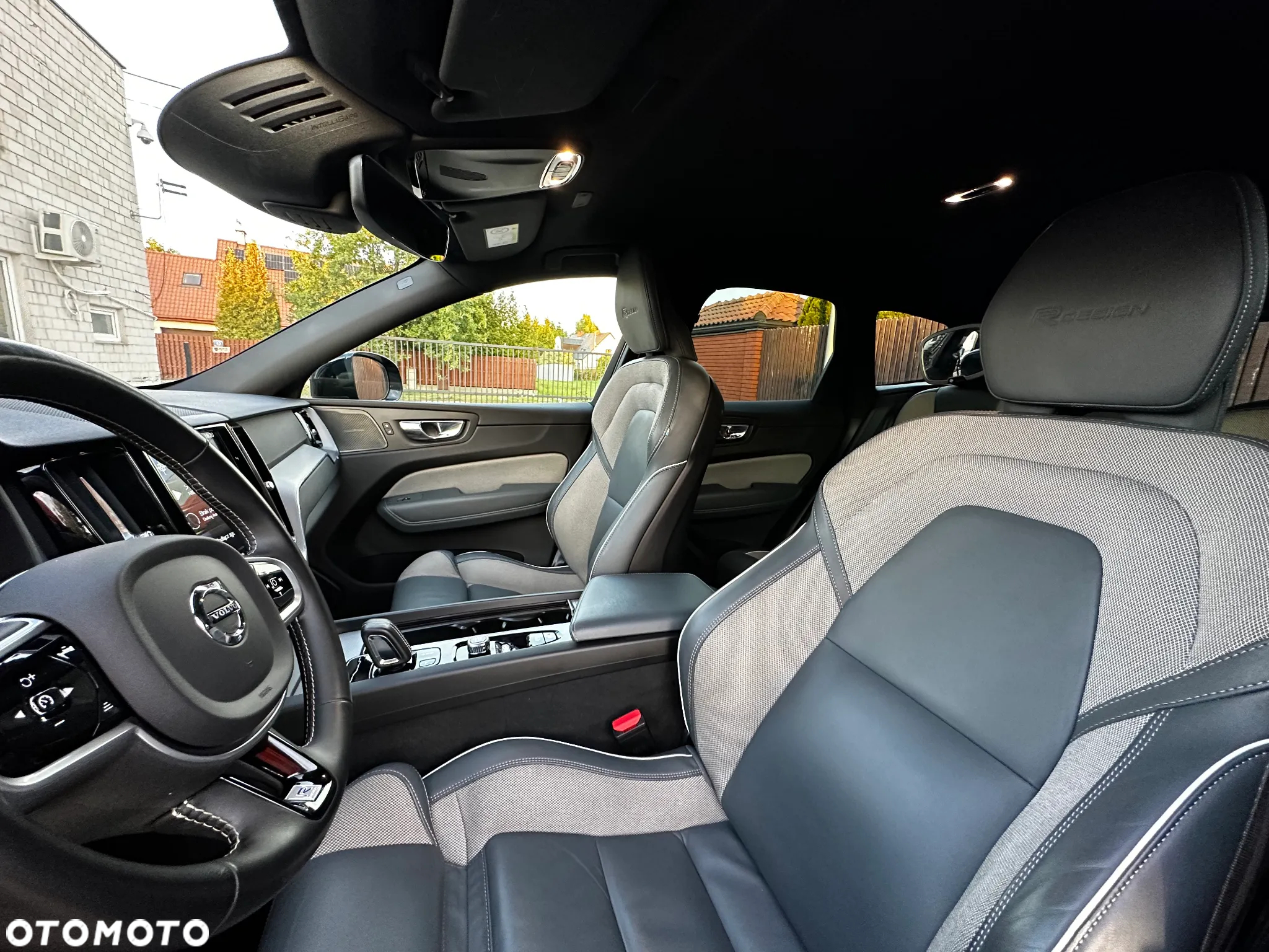 Volvo XC 60 B4 D AWD R-Design - 22