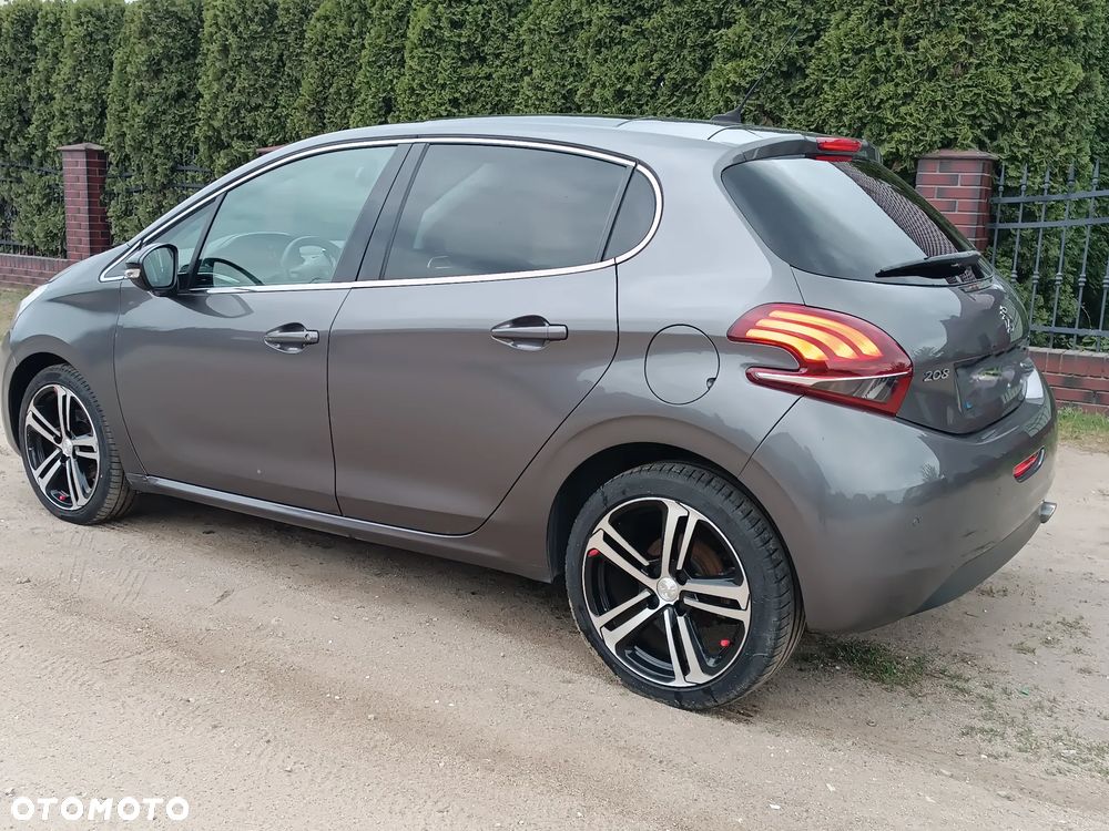 Peugeot 208 - 5