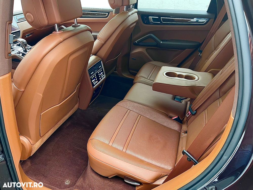 Porsche Cayenne - 17