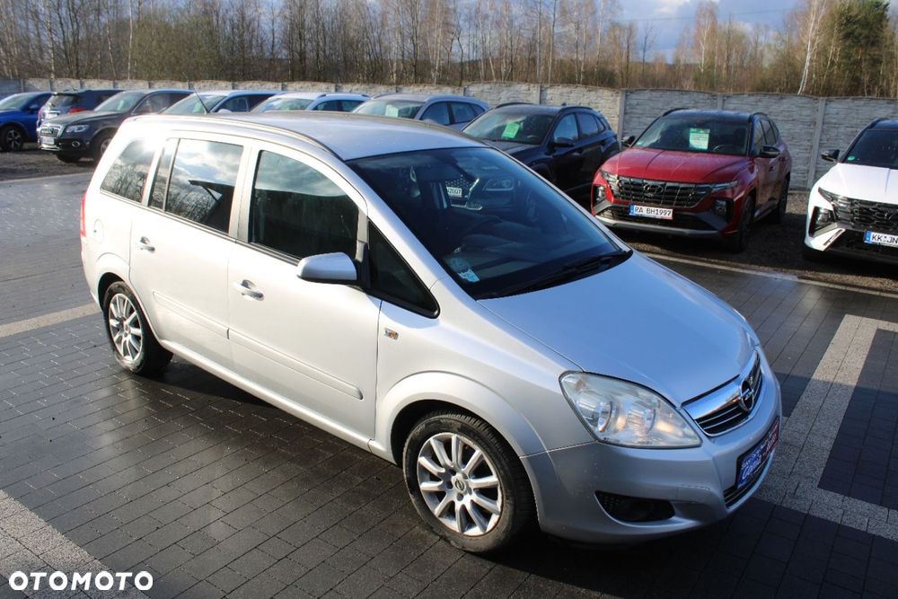 Opel Zafira - 12