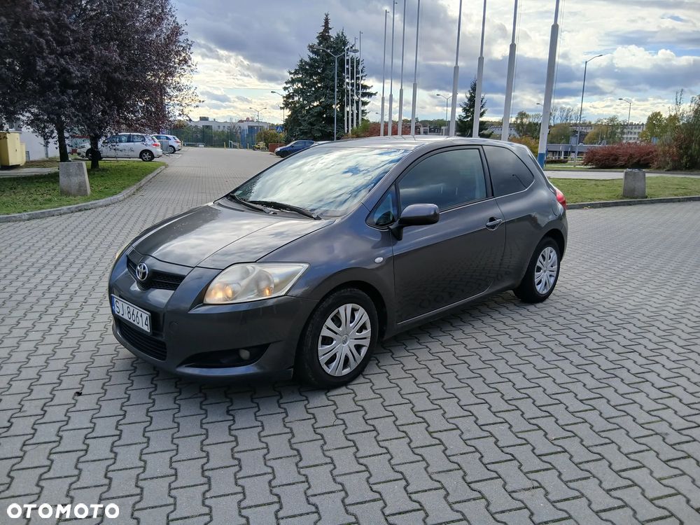 Toyota Auris 1.4 D-4D Premium - 1