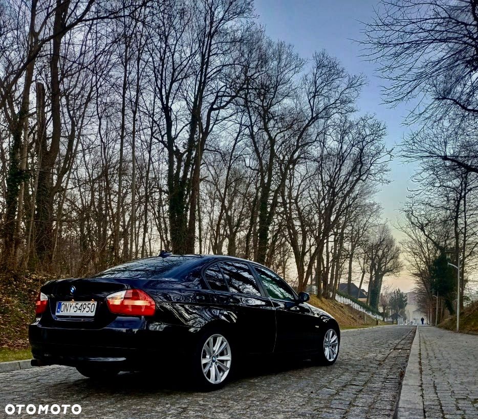 BMW 318D 2007 photo 5