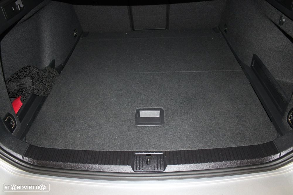 VW Passat Variant 1.6 TDI Confortline - 29