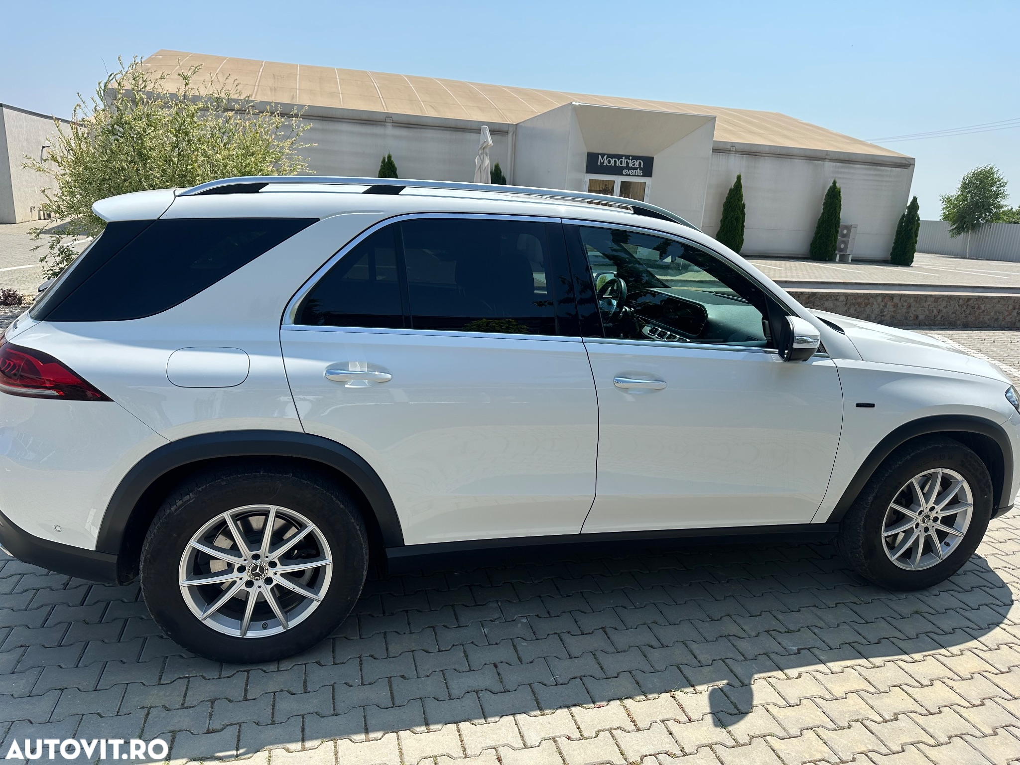 Mercedes-Benz GLE 350 e 4MATIC - 3