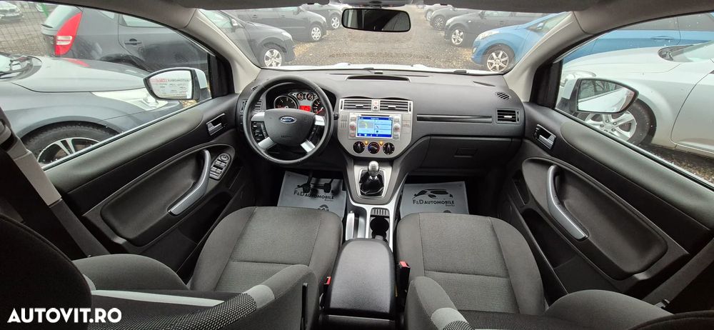 Ford Kuga 2.0 TDCi 2x4 Titanium - 6