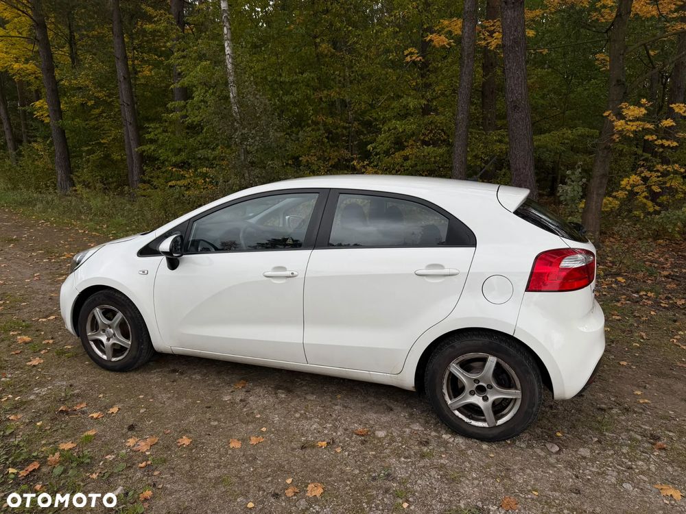 Kia Rio - 6