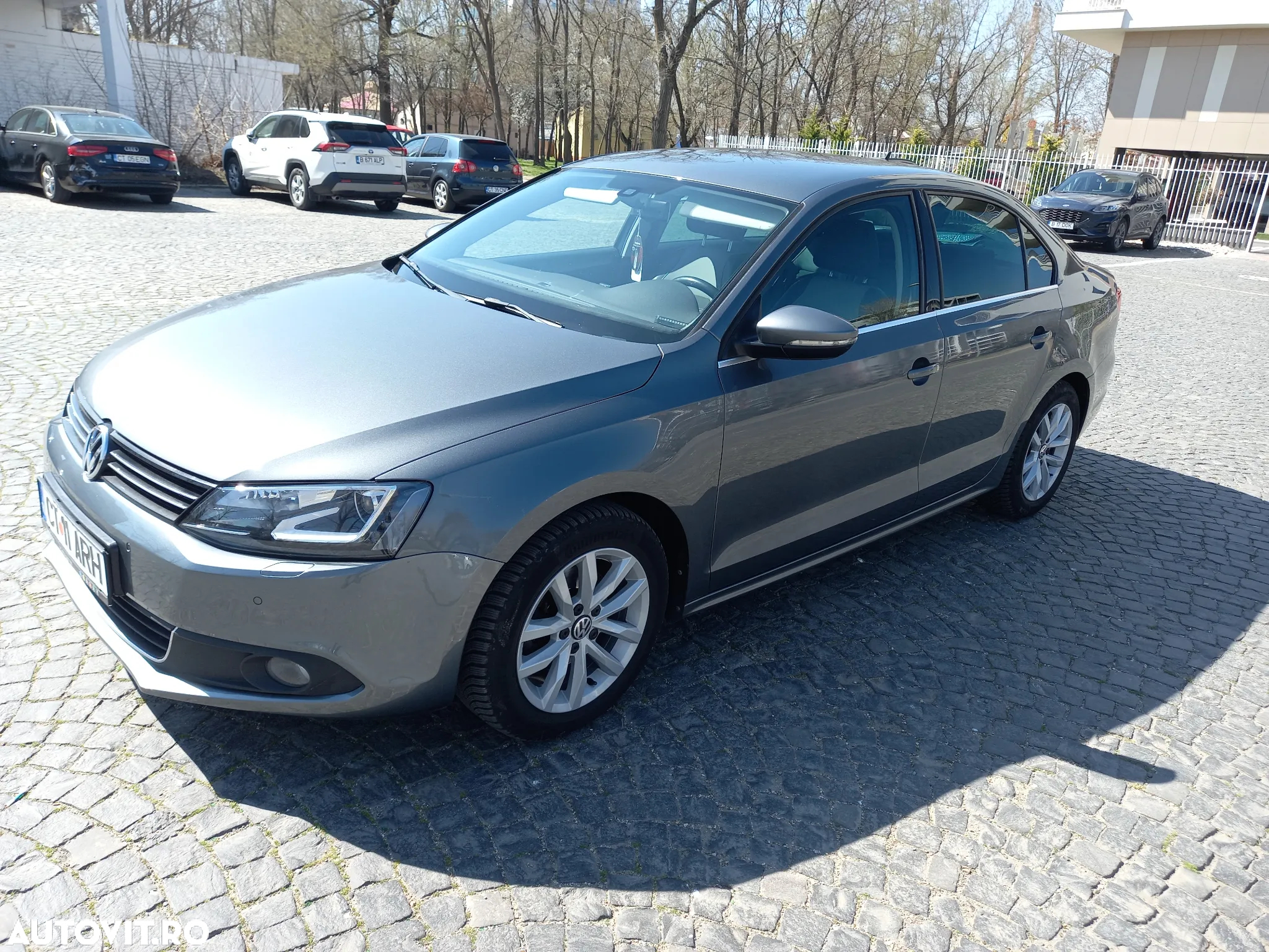 Volkswagen Jetta 2.0 TDI CR DPF Highline - 2