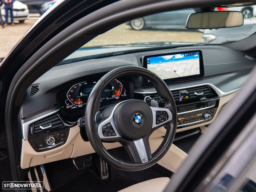 BMW 520 d Pack Desportivo M Auto - 11