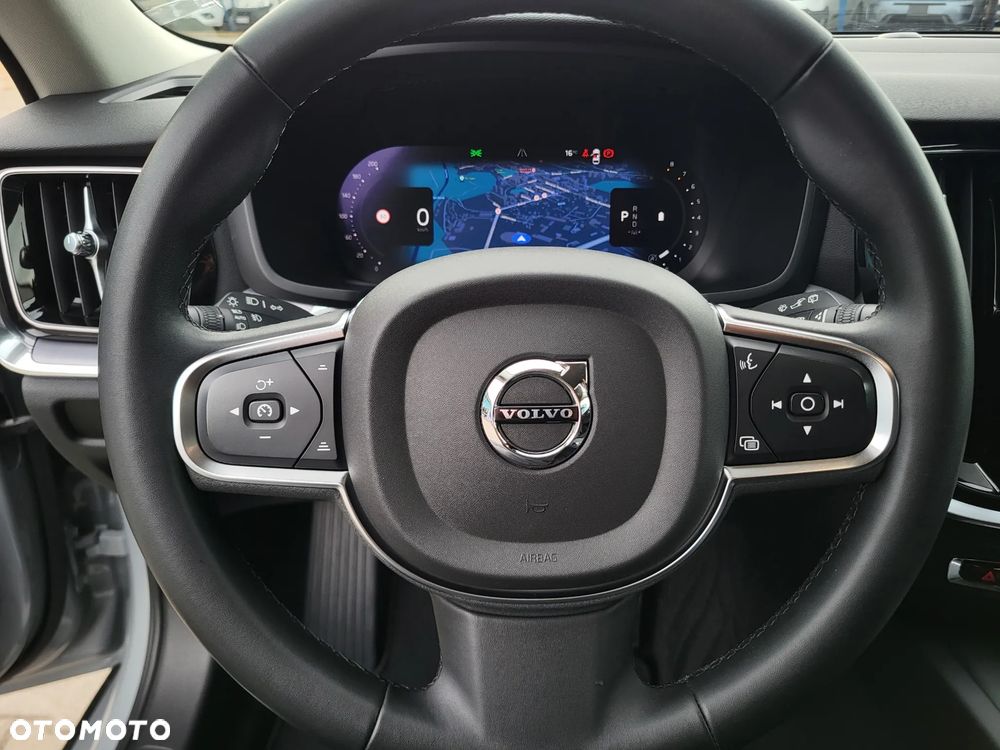 Volvo V60 B3 B Essential - 13
